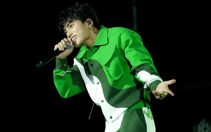 MONO bị 'quay lén' từ dưới sân khấu, giọng hát lẫn vũ đạo có còn chất lượng? Ảnh 2