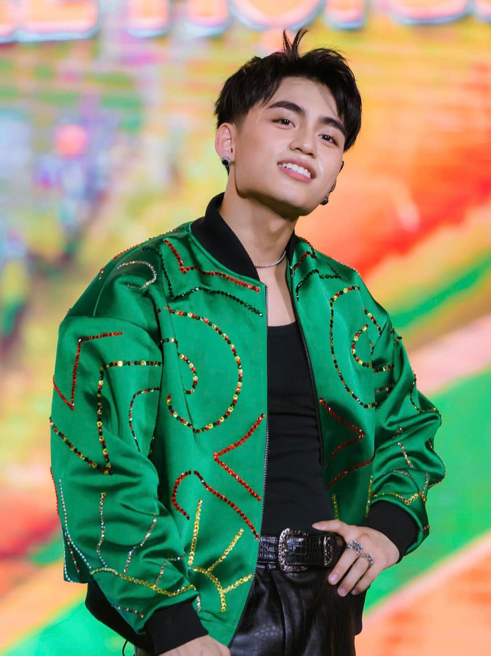 MONO bị 'quay lén' từ dưới sân khấu, giọng hát lẫn vũ đạo có còn chất lượng? Ảnh 1