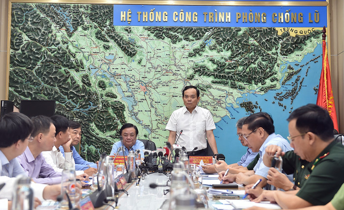 Phó Thủ tướng Chính phủ Trần Lưu Quang chủ trì cuộc họp trực tuyến với 27 địa phương về công tác ứng phó với cơn bão số 1. (Ảnh: VGP/Hải Minh).