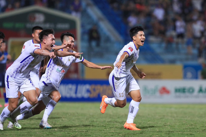 CLB Hà Nội đã ngược dòng hạ Bình Định với tỷ số 4-2. Ảnh: Hà Nội FC
