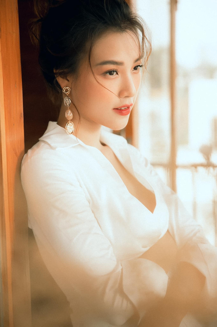 Hoàng Oanh cho biết khi bước qua tuổi 30, dường như những tham vọng về ánh hào quang của cô đã không còn.