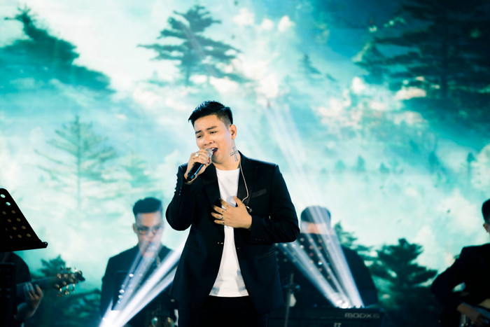 Hoài Lâm gặp sự cố giới thiệu sai tên bài hát, khán giả liệu có 'tha thứ'? Ảnh 4