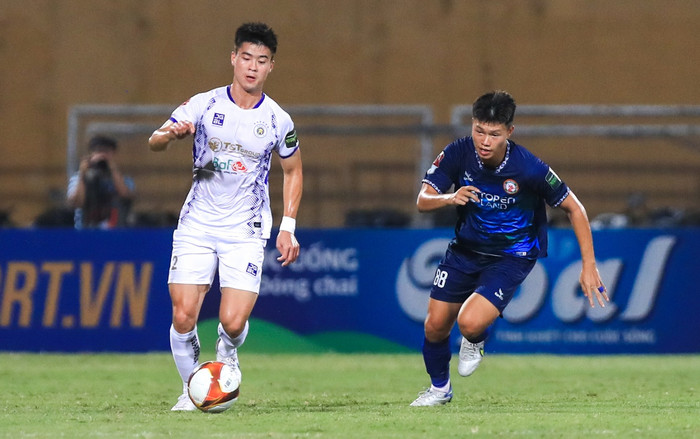 HLV Đức Thắng: Cầu thủ Hà Nội FC đá triệt hạ, trọng tài nhiều lần bỏ qua Ảnh 2