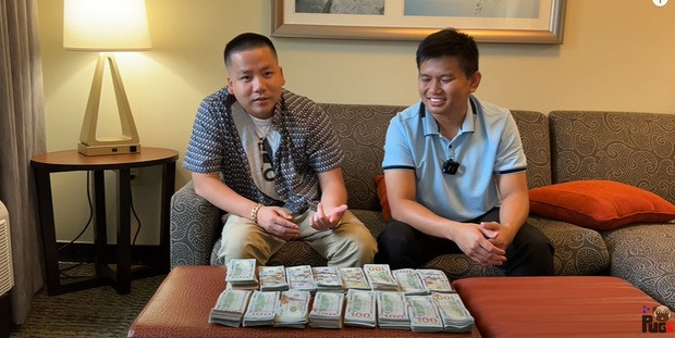 Trong video mới nhất vừa đăng tải, Khoa Pug cho hay, Vương Phạm sẽ mua lại cổ phần nhà hàng lẩu của anh và toàn quyền điều hành