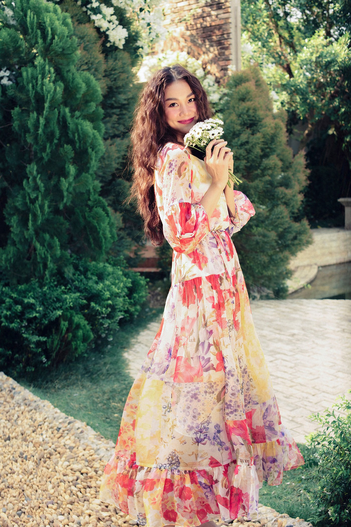 Ở tuổi 40, Thanh Hằng càng lão hóa ngược, căng tràn sức sống.