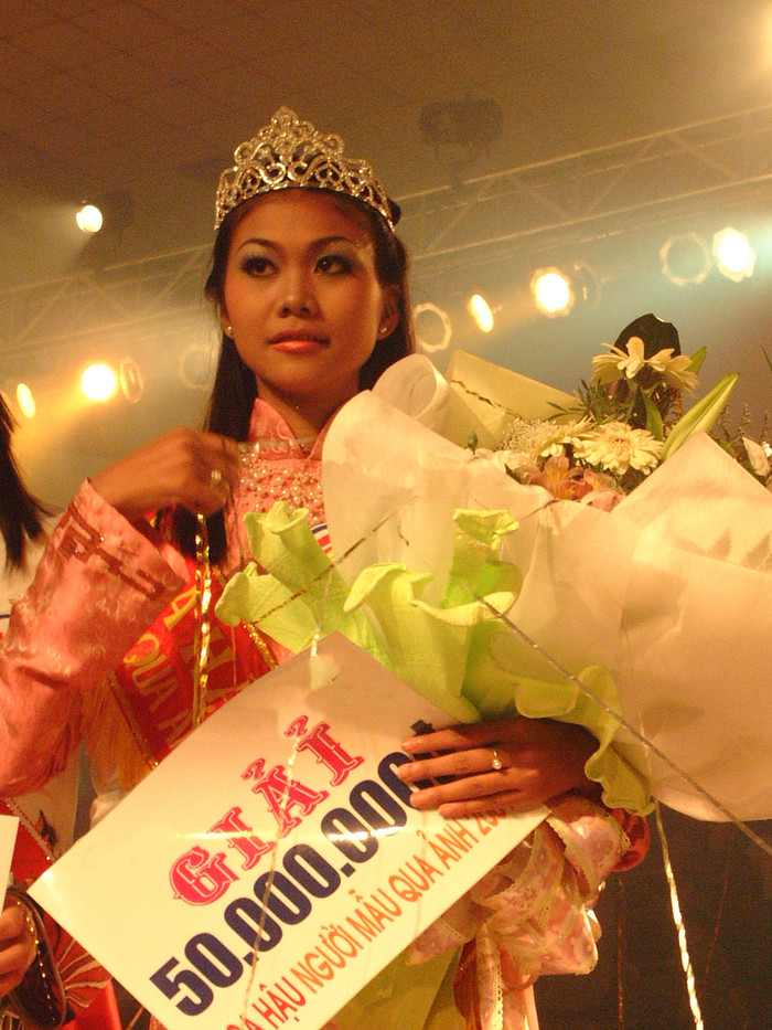 Ở tuổi 19, cô đã toát lên thần thái cuốn hút của một ngôi sao giải trí hàng đầu trong tương lai.