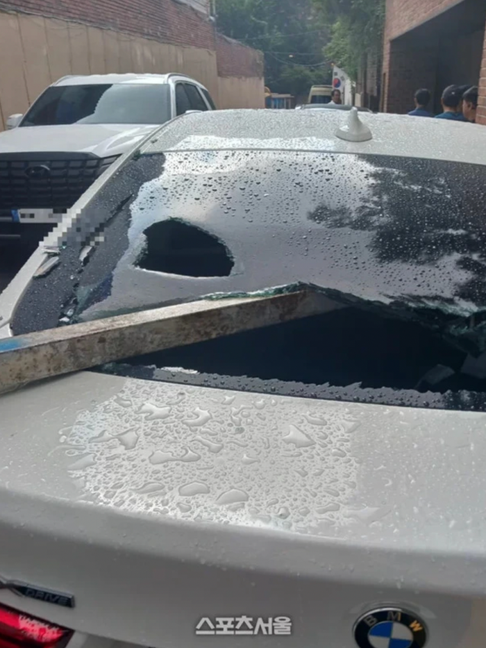 Ngôi sao hạng A làm thiệt hại tài sản của người dân trong quá trình xây dựng nhà riêng. 