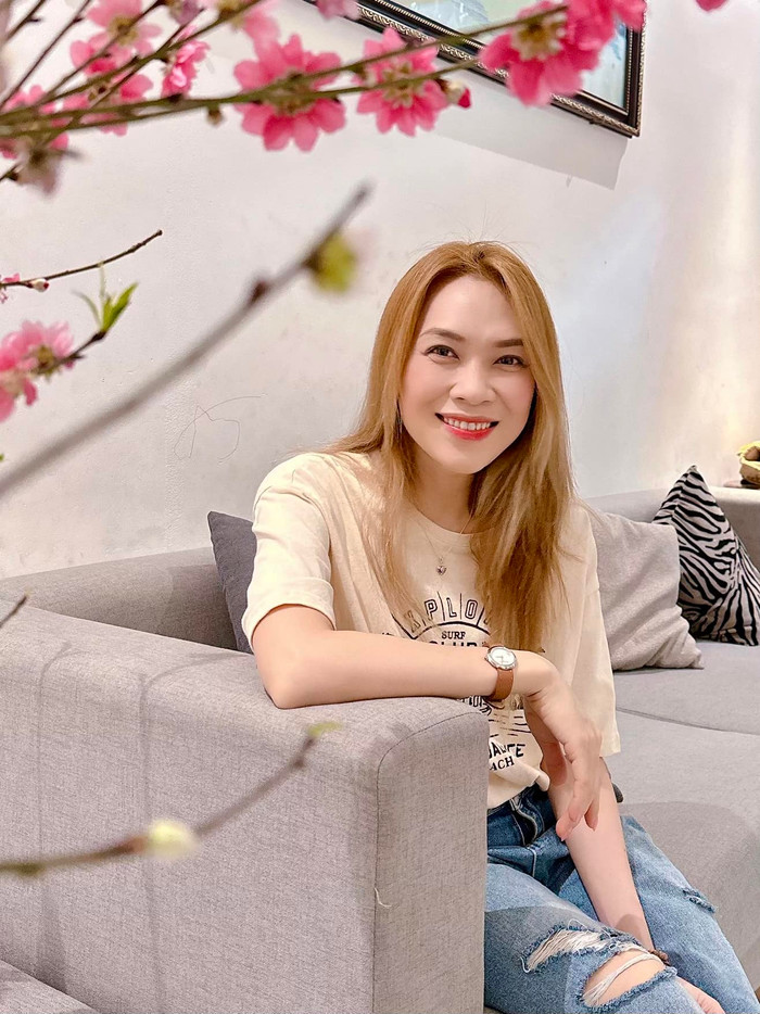 'Họa mi tóc nâu' sở hữu ngoại hình tươi trẻ ở tuổi 42.