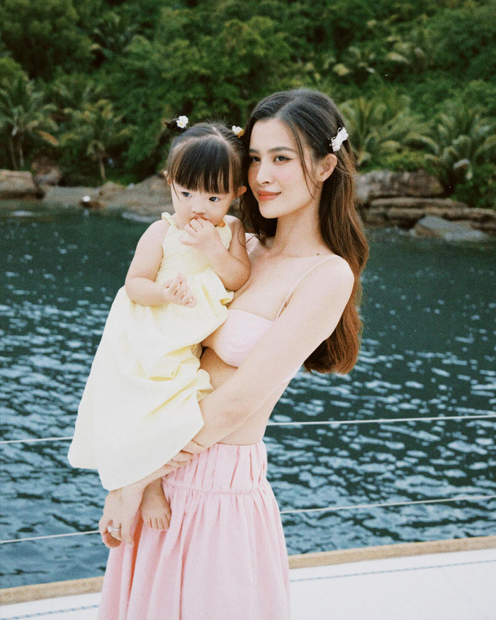 Vẻ ngoài của Đông Nhi nhận được nhiều lời khen từ người hâm mộ.