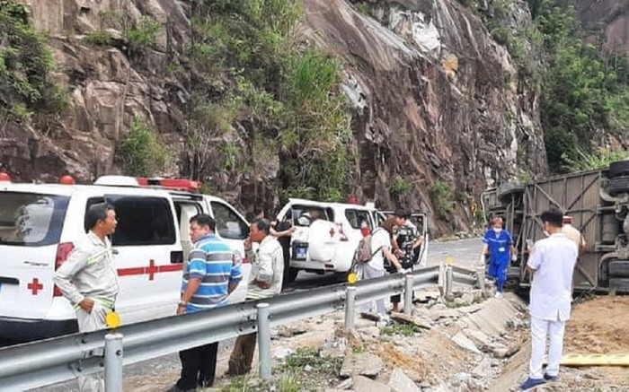 Tai nạn giao thông nghiêm trọng ở Khánh Hòa làm 3 người tử vong tại chỗ Ảnh 2