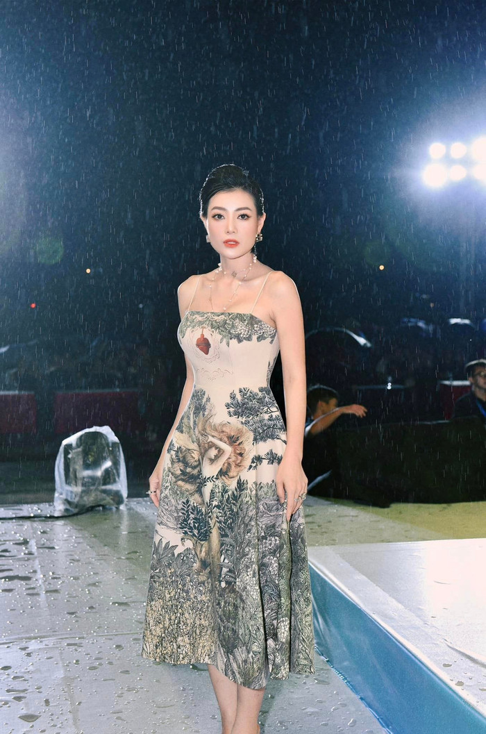 Trái ngược với tạo hình của nhân vật Luyến trong Cuộc đời vẫn đẹp sao, ở ngoài đời Thanh Hương thường xuất hiện trước công chúng với hình ảnh sang chảnh, thời thượng