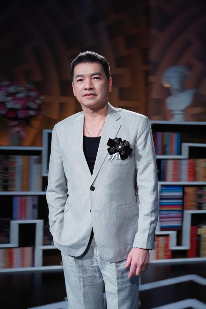 Nghệ sĩ Quang Minh cho biết hiện tại ông di chuyển giữa Mỹ và Việt Nam để hoạt động nghệ thuật.