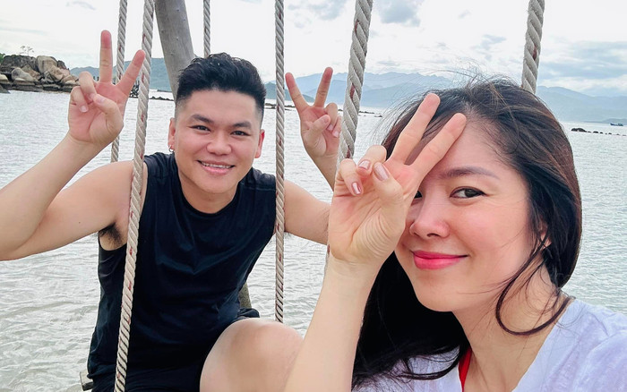 Lê Phương 'kín cổng cao tường' khi đi biển, nhan sắc mộc mà xinh miễn bàn Ảnh 2