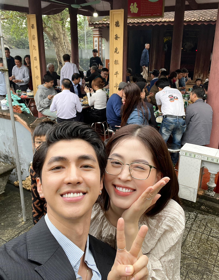 Bình An và Phương Nga kết hôn vào tháng 10 năm ngoái, cả hai từng có một thời gian hẹn hò đầy mặn nồng trước khi quyết định 'về chung một nhà'