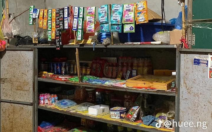 Dọn dẹp tủ tạp hoá 20 năm của bà nội, cô gái như 'nhặt' được cả tuổi thơ mình Ảnh 2