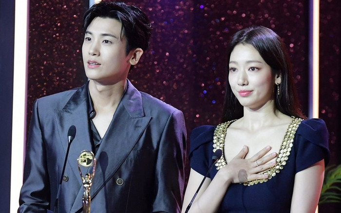 Nhan sắc mẹ một con của Park Shin-hye khiến dân tình 'u mê' Ảnh 2