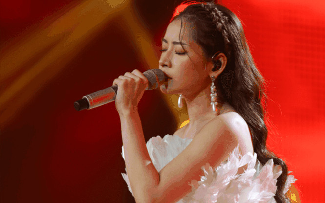 Fan Trung Quốc đào lại clip Chi Pu hát live 'chiếc ô', liệu có quay xe? Ảnh 2