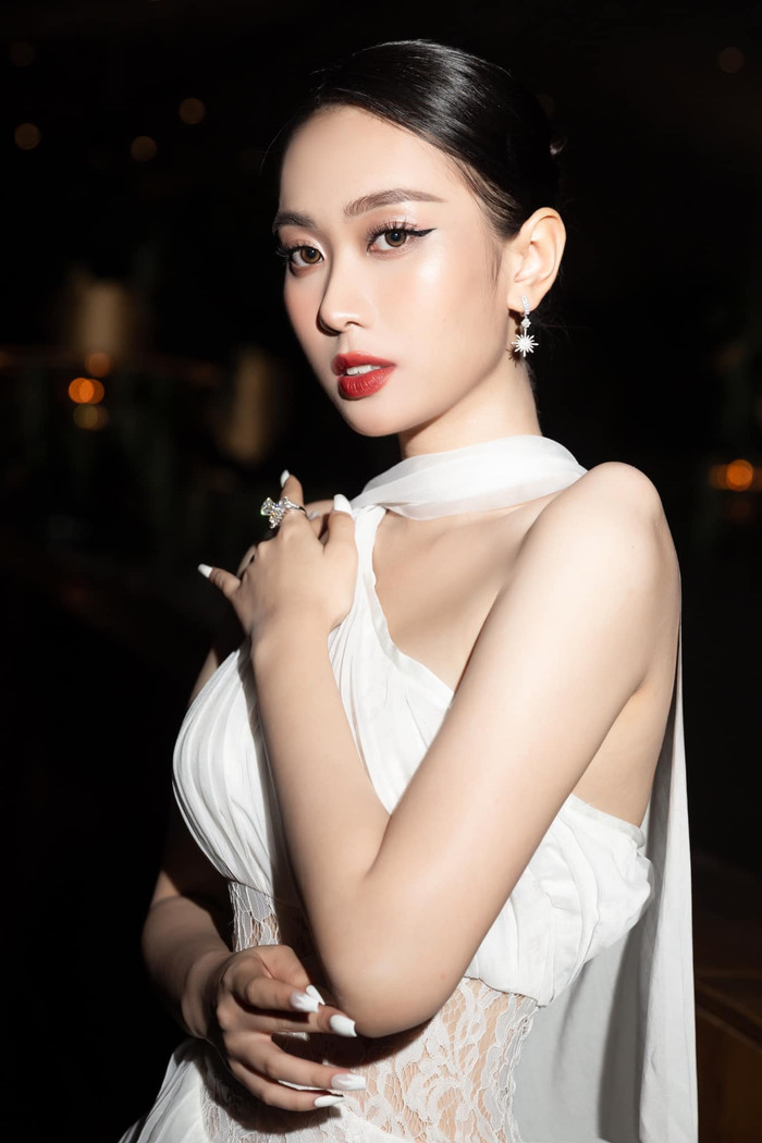 Miss Peace Vietnam 2022 lần đầu tổ chức và không nắm bản quyền cuộc thi quốc tế nào. Do đó, gần như chắc chắn Ban Mai không thể thi quốc tế dù có sắc vóc, học thức nổi trội. Tương tự Kỳ Duyên, cô buộc ghi danh lại ở các cuộc thi quốc gia khác mới có cơ hội mang sash Việt Nam.