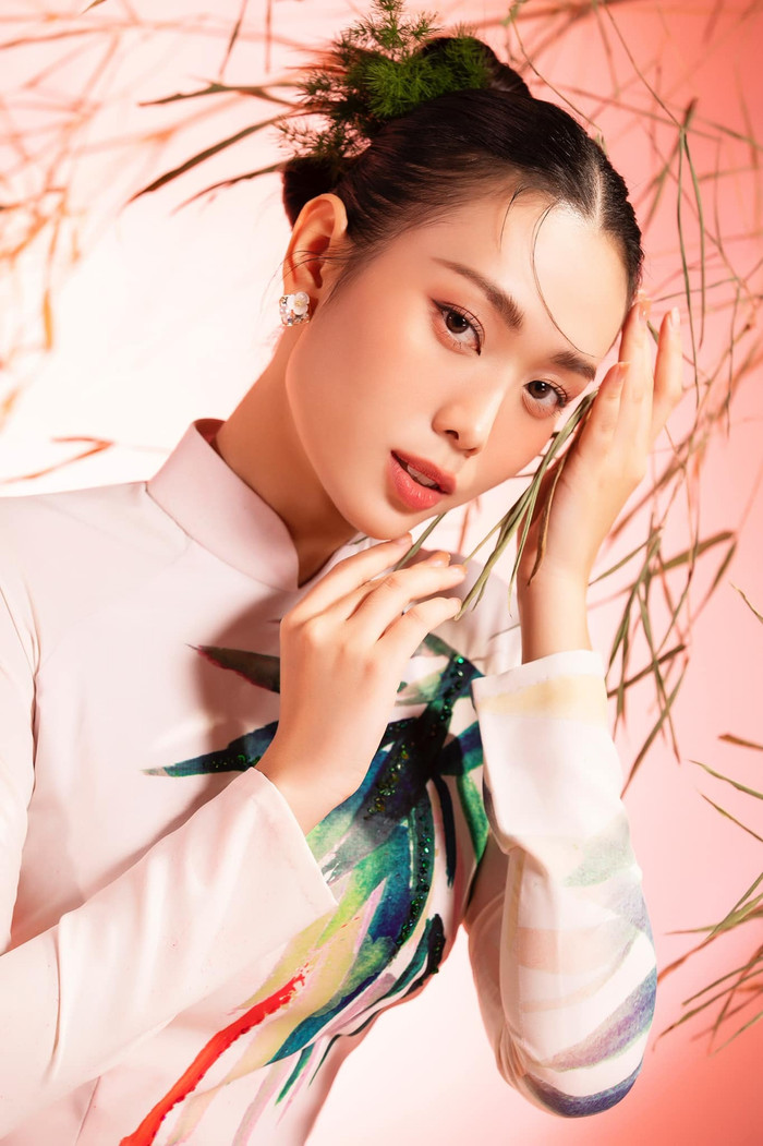 Trần Thị Ban Mai đăng quang Miss Peace Vietnam 2022. Cô cao 1,75 m, số đo ba vòng lần lượt 84-62-92 cm. Người đẹp sử dụng thành thạo tiếng Anh do có nhiều năm học tại Đại học Fisher, bang Massachusetts, Mỹ.