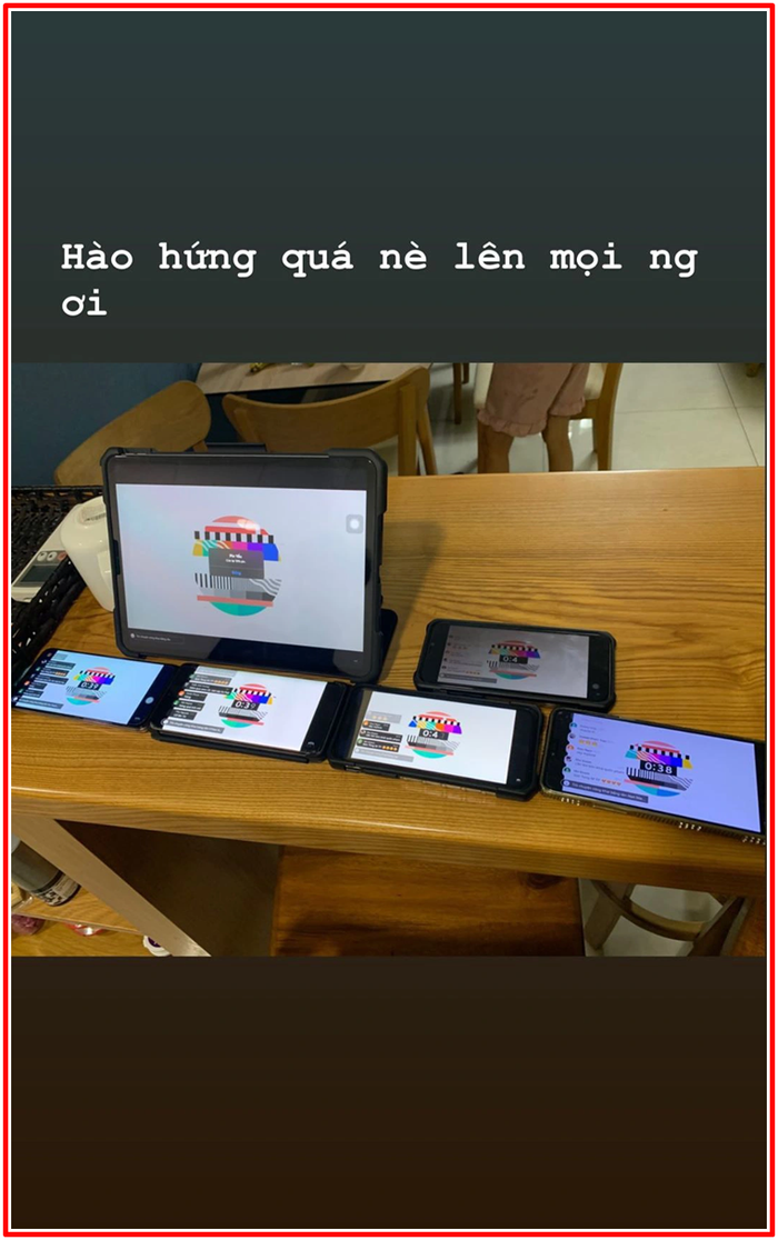 Không chỉ huy động lực lượng thiết bị điện tử để 'cày view' cho thần tượng. 