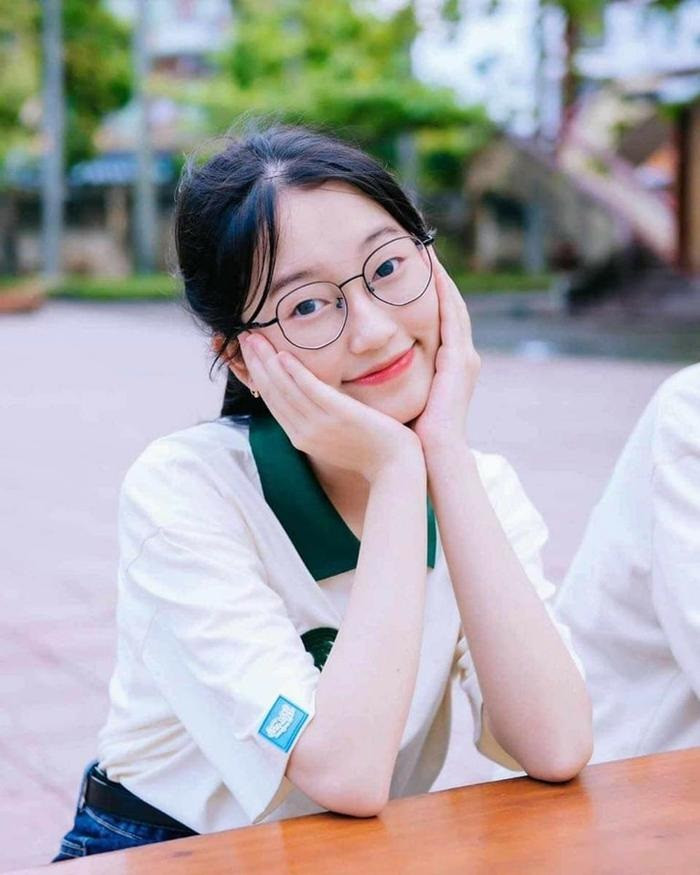 Vân Anh cảm thấy vô cùng hạnh phúc khi biết tin mình trở thành Thủ khoa toàn quốc