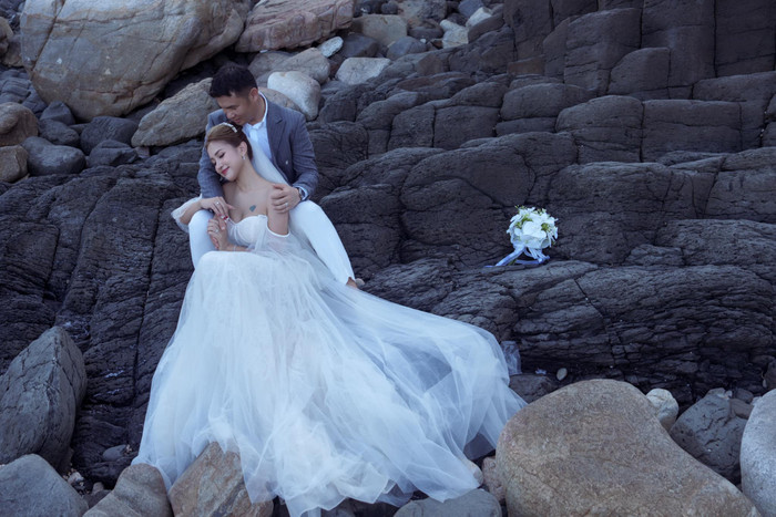 Khoảnh khắc 'tình bể bình' của Vân Hugo và ông xã khiến nhiều người ghen tỵ.