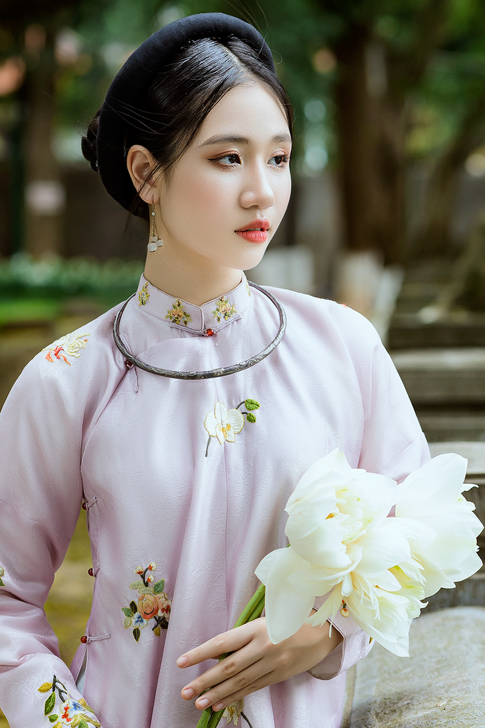 Mẫu nhí Minh Anh: 6 năm kinh nghiệm catwalk, thần thút hút hồn khi diện áo dài Ảnh 4