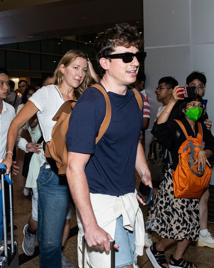  Sau nhiều năm chờ đợi, người hâm mộ vỡ òa khi Charlie Puth có mặt tại Việt Nam Ảnh 2