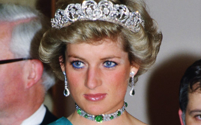 Chuyện về 6 món trang sức nổi tiếng: 'Kim cương máu' mới chỉ có 4 người đeo Ảnh 2