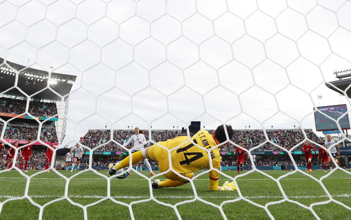 Vì sao thủ môn Kim Thanh khiến ngôi sao Alex Morgan đá hỏng phạt đền? Ảnh 2