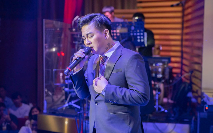 Hoài Lâm hát lại ca khúc từng thu âm năm 12 tuổi: 'Nghe mà nhói tim' Ảnh 2