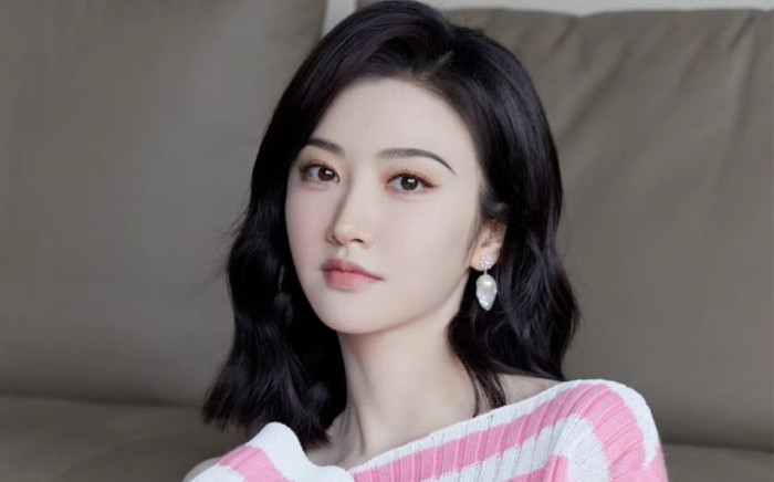 Bắt gặp Cảnh Điềm thản nhiên khóa môi 'người yêu', danh tính đàng trai gây sốt Ảnh 2