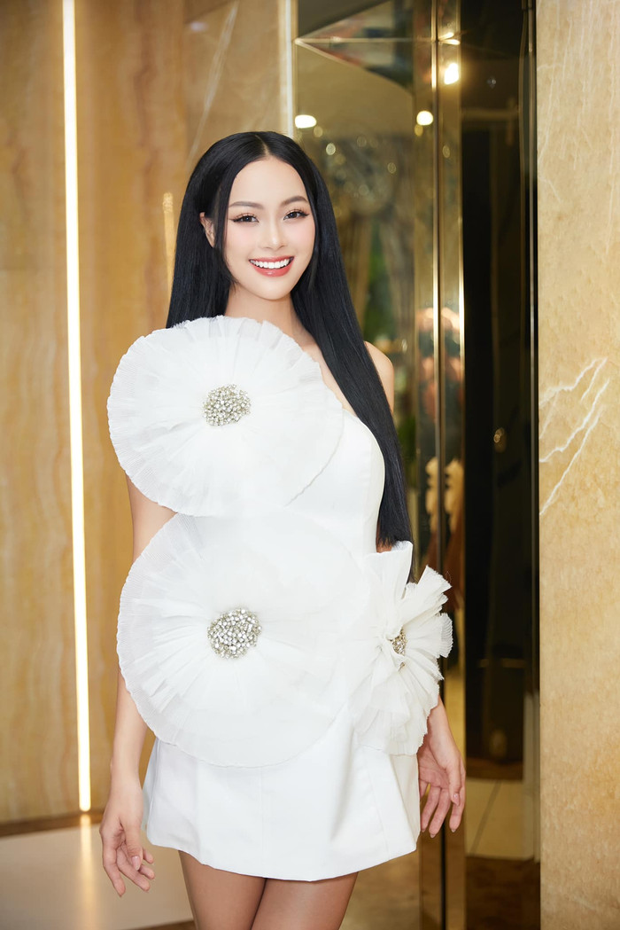 Không chỉ lộng lẫy trên sân khấu mà ở đời thường nhan sắc của Á hậu 1 Miss World Vietnam 2023 cũng được đánh giá rất cao.
