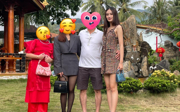 Ảnh gia đình của tân Hoa hậu Huỳnh Trần Ý Nhi, bố và 2 em gái chiếm spotlight Ảnh 2