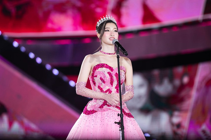  Lộ cảm xúc thật của Phương Nhi trong phần 'final walk', khác xa trên livestream? Ảnh 2