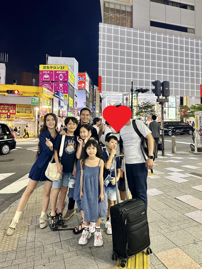 Lý Hải và Minh Hà được nhiều người giúp đỡ khi đi du lịch tại Nhật Bản