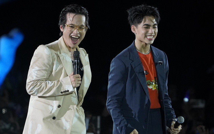 Hà Anh Tuấn - MONO có hành động khẳng định việc không hát nhép trên sân khấu Ảnh 2