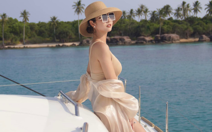 'Hoa hậu 4 con' Jennifer Phạm 'đốn tim' dân tình với vóc dáng quyến rũ Ảnh 2