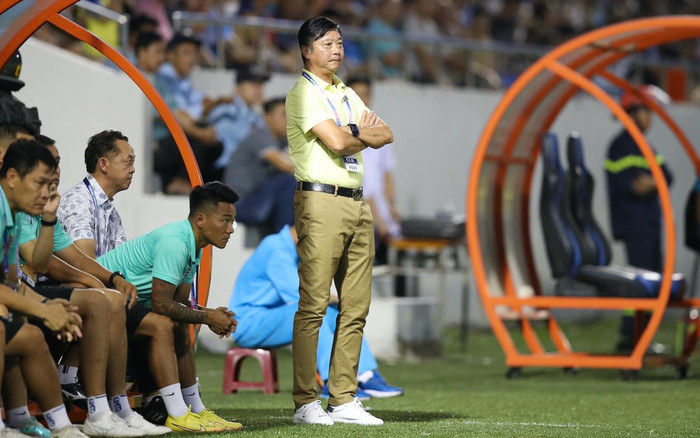 Tình cảnh của HLV Lê Huỳnh Đức và Bình Dương FC: Làm sao để tránh rớt hạng? Ảnh 2
