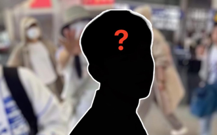 Trợ lý nam ca sĩ nổi tiếng 'tác động vật lý' khán giả giữa sân bay vì bị quay phim Ảnh 2