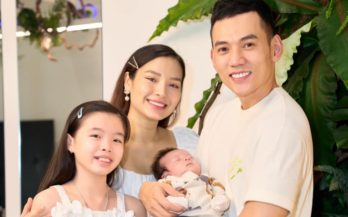 Lý Bình thủ thỉ cực ngọt với quý tử, chủ động khoe ảnh full HD của nhóc tỳ Ảnh 2