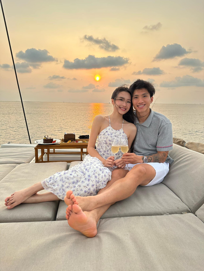 Doãn Hải My và Đoàn Văn Hậu đã công khai hẹn hò khá lâu. Cả hai đang rất hạnh phúc và nhiều người nhận xét là đôi trai tài gái sắc của bóng đá Việt Nam. Ảnh: FBNV
