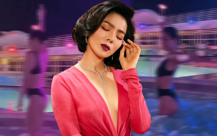 Lệ Quyên gây 'bỏng mắt' khi diện bikini lắc lư theo nhạc giữa hồ bơi Ảnh 2