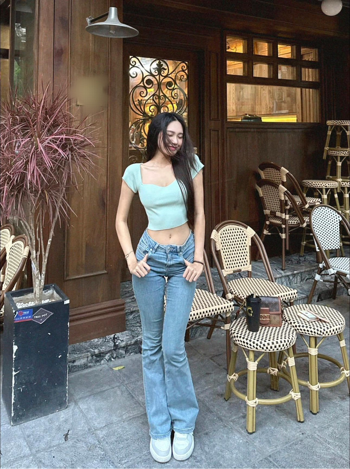 Bạn gái hot girl của Đoàn Văn Hậu liên tục khiến dân tình 'xỉu up, xỉu down' với nhan sắc xinh đẹp.