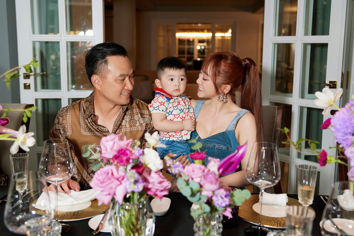 Tổ ấm nhỏ của diễn viên Chi Bảo và vợ trẻ Lý Thùy Chang khiến nhiều người ngưỡng mộ.