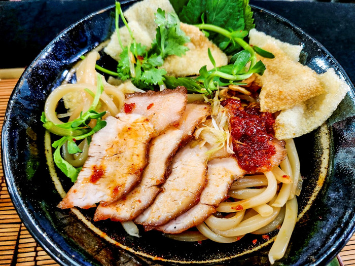 Cũng theo nữ chuyên gia, cách chế biến trong ẩm thực Việt Nam cũng khá độc đáo, người Việt sẽ thường dùng nước mắm cùng nhiều loại gia vị khác để nêm nếm thức ăn, nên hầu như các món ăn ở Việt Nam rất đậm đà. 