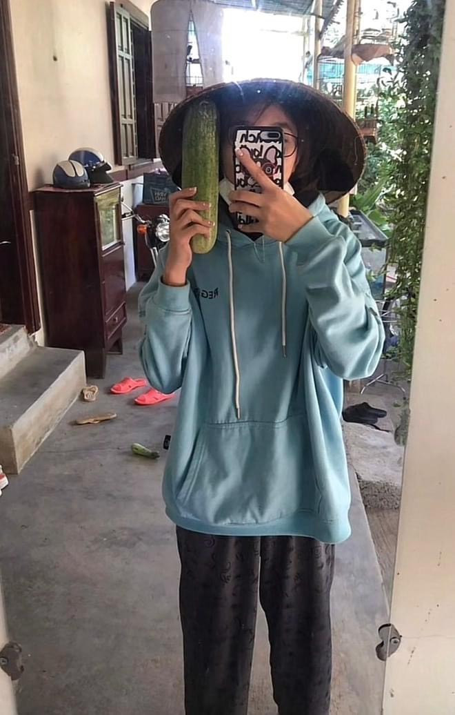 Ngôi nhà của Minh Kiên tại quê hương Ninh Thuận rất đơn sơ, giản dị, đậm chất thôn quê.