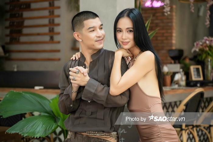 Cặp đôi Cường Seven - Vũ Ngọc Anh cũng tổ chức lễ ăn hỏi vào hôm nay sau 7 năm hẹn hò.