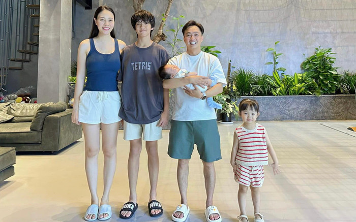 Cường Đô La khoe ảnh gia đình, Đàm Thu Trang chiếm spotlight vì vóc dáng quá đỉnh Ảnh 2