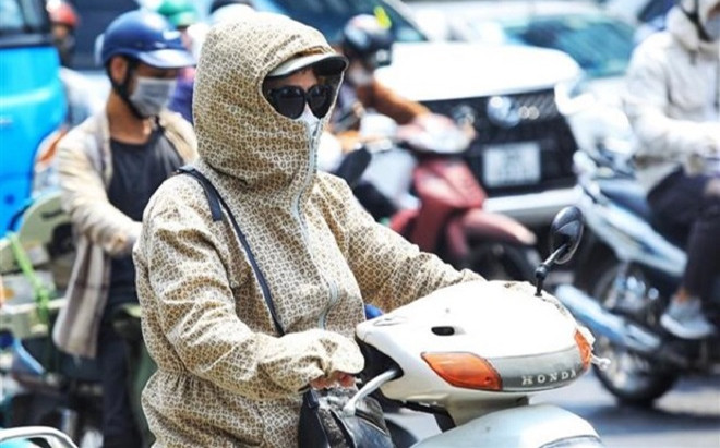 Siêu bão Doksuri sắp càn quét Biển Đông, miền Bắc tiếp tục đợt nắng đỉnh điểm Ảnh 2